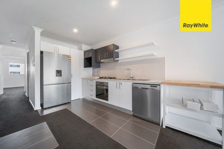 Immaculate Tri-level Harrison Apartment - Photo 5