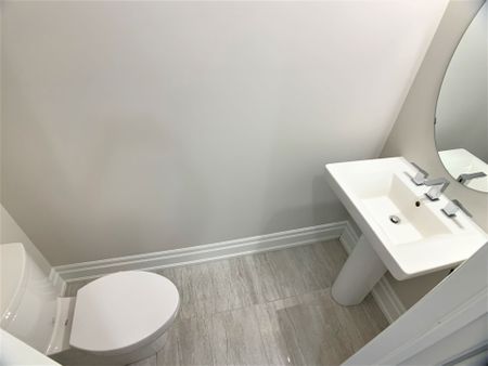 For Lease - 18 Yuan Drive, Richmond Hill, Ontario - Photo 5