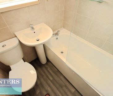 3 bedroom House To Let - Photo 2