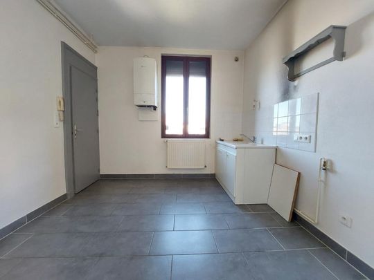 Location Appartement 2 pièces 45m² ELBEUF 76500 - Photo 1