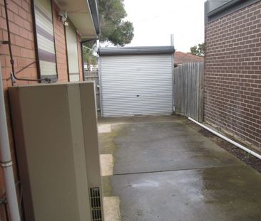 Centrally located! - Photo 6