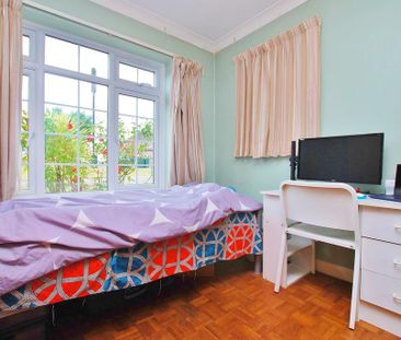 4 bedroom semi-detached house to rent - Photo 5