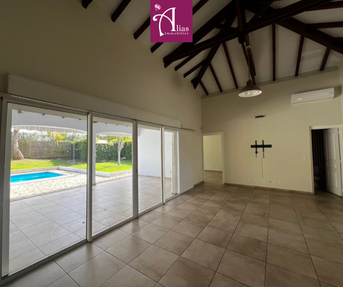 Location Maison 4 pièces 128m² BAIE MAHAULT 97122 - Photo 1
