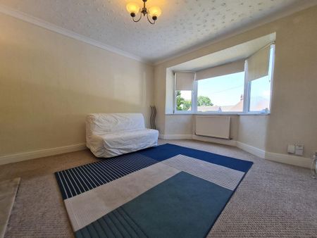 3 bedroom semi-detached house to rent - Photo 3