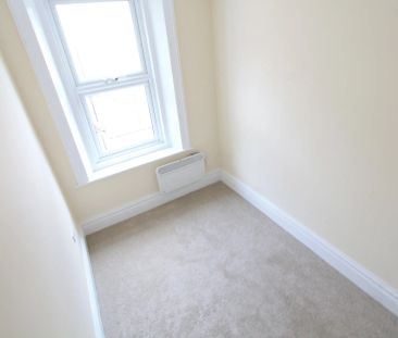 2 bed flat to rent in Verulam Place, Bournemouth, BH1 - Photo 2