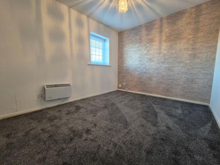 2 bed upper flat to rent in NE31 - Photo 2