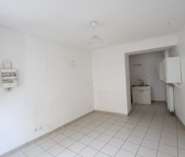 Location Appartement 2 pièces 35m² LA CHARITE SUR LOIRE 58400 - Photo 2