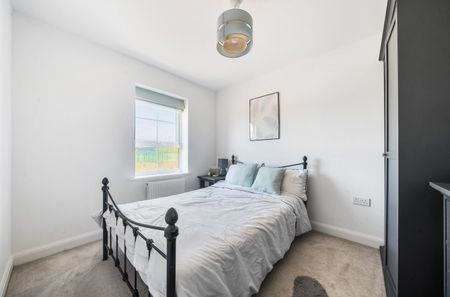 3 bedroom semi-detached house to rent - Photo 4