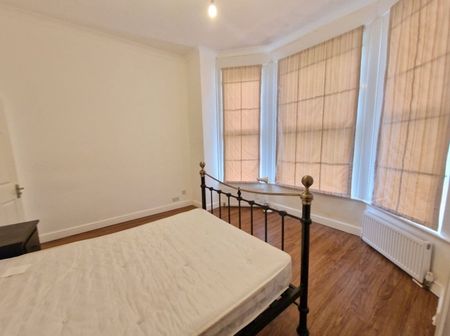 1 Bed Flat, Spencer Road, CR2 - Photo 2