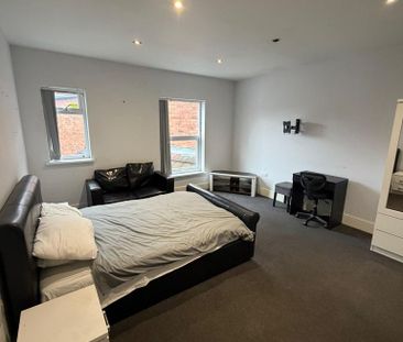 1 bedroom in a house share to rent - Photo 1