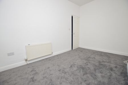 3 Bedroom End of Terrace - Photo 5