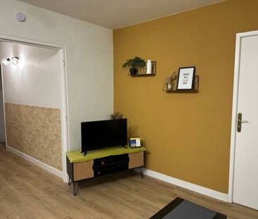 Une chambre avec salle de bain privative - Photo 4