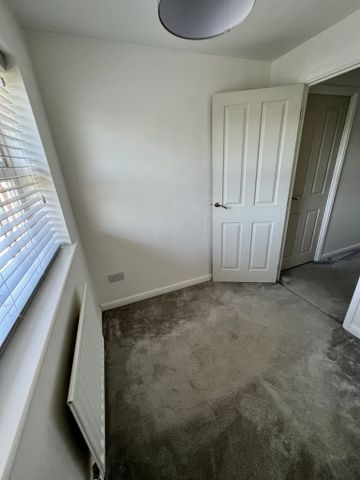 Beautifully presented 3 bed end of terrace to let in Titchfield Common - Photo 3