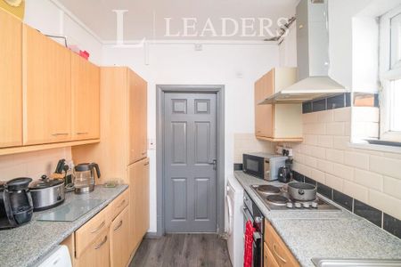 2 bedroom flat to rent - Photo 3