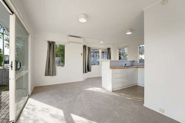 Charming 1BR house with Garden! - Photo 1