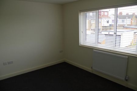 3 bedroom detached house to rent - Photo 3