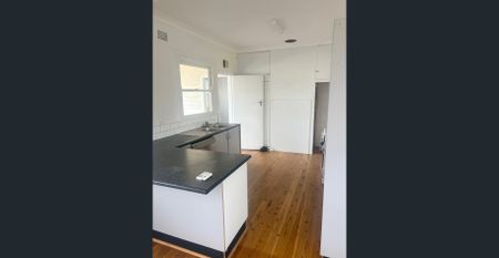 Charming home in Rutherford - Photo 3