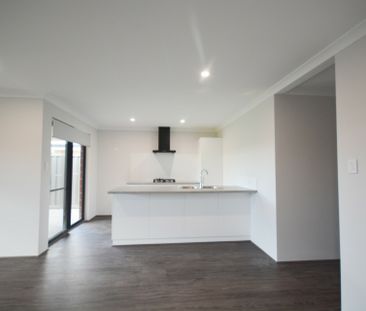 Brand New Four Bedroom Dual Living Property! - Photo 4