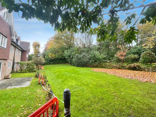 London Road, Sunningdale, Ascot, Berkshire, SL5 0EZ - Photo 1