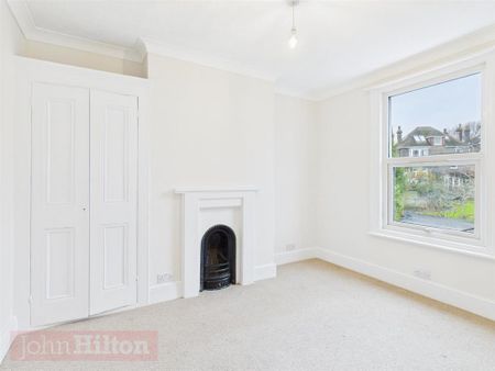 2 bedroom maisonette to rent - Photo 2