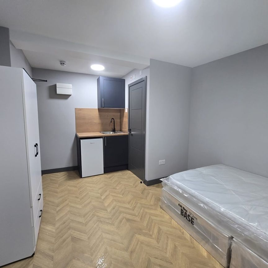 Studio Flat, Ferring Close, HA2 - Photo 1