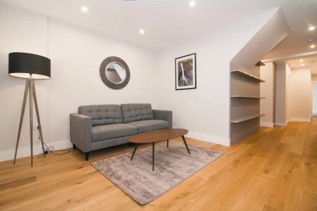 2 bedroom flat in Barnes - Photo 3