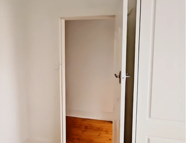 4 bed 2 bath - Photo 1