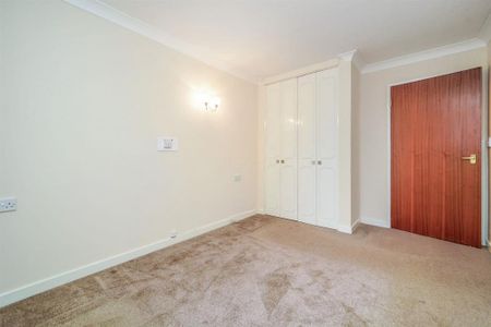 1 bedroom retirement property to rent - Photo 5