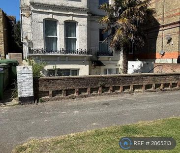 3 bedroom flat to rent - Photo 1