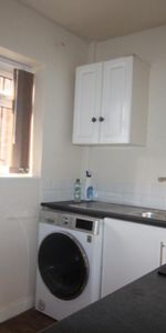 1 bedroom Flat To Let - Photo 4
