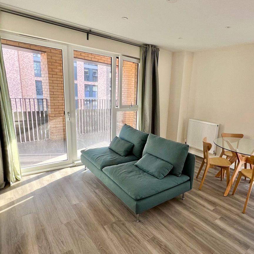 2 Bed Flat, Forest Road, E17 - Photo 1