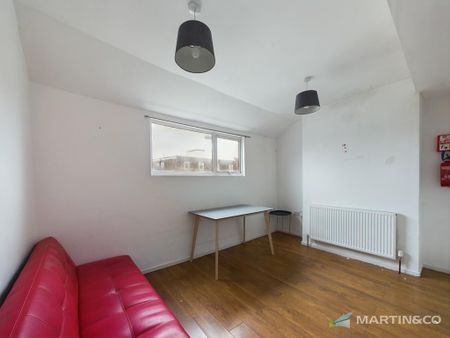 2 bedroom apartment to rent - Photo 2