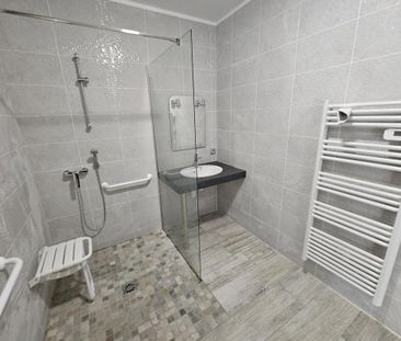 Location Appartement 2 pièces 59m² LE CREUSOT 71200 - Photo 6