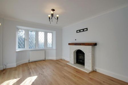 4 bedroom detached house to rent - Photo 2