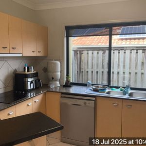 Spacious Family Haven in the Heart of Robina – $930 per week - Photo 2