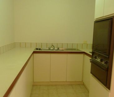 Perfectly located. - Photo 1