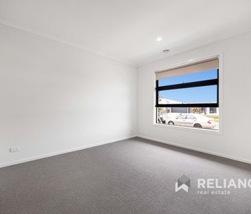 Stunning Brand New Family Home! - Photo 6
