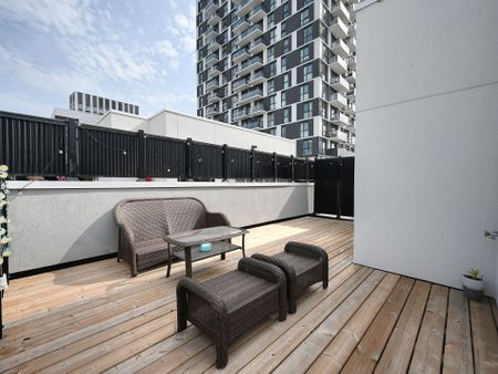 For Lease - #338 - 349 Wheat Boom Drive, Oakville, Ontario - Photo 3