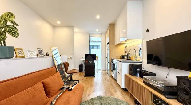 Modern One Bedroom Unit- Taranaki Street - Photo 1