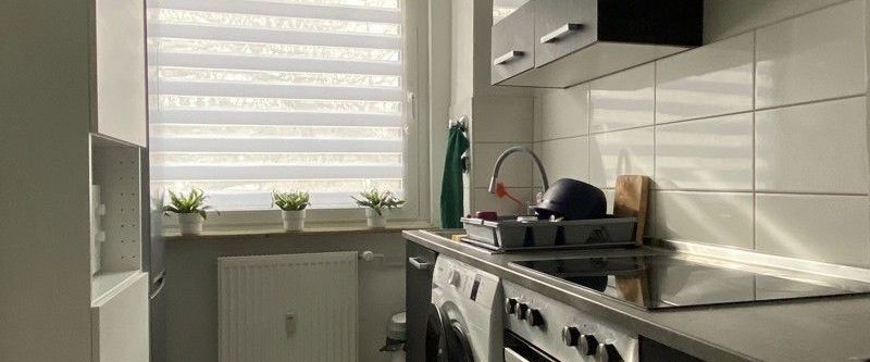 Zum 01.04: Sanierte Wohnung im Erdgeschoss - Düsseldorf-Hassels - Photo 1