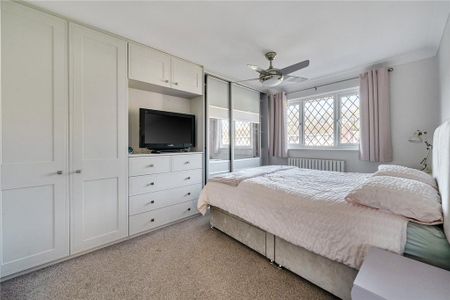 3 bedroom semi-detached house to rent - Photo 5