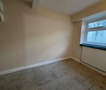 2 bedroom ground floor flat to rent - Photo 4