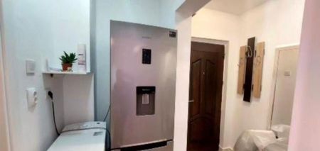 Dristor Mihai Bravu luminoasa vedere stradala - Fotografie 4