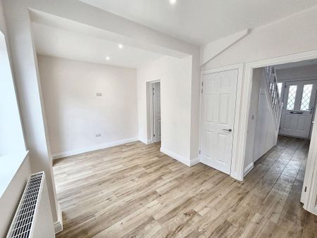 3 bedroom semi-detached house to rent - Photo 2