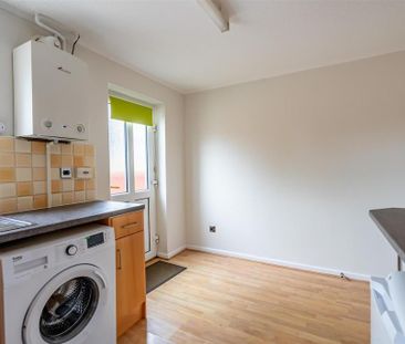 2 bedroom end of terrace house to rent - Photo 6