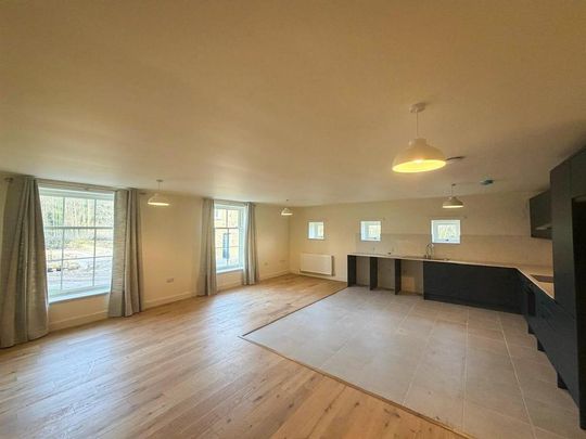 5 bedroom mews to rent - Photo 1