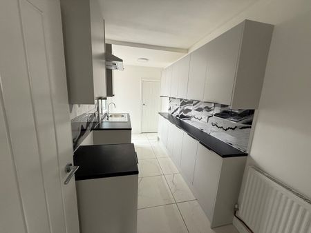 3 Bed Terraced House, Macdonald Road, CV2 - Photo 5