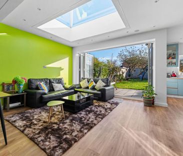 4 bedroom semi-detached house to rent - Photo 5