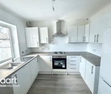 4 bedroom semi-detached house to rent - Photo 1