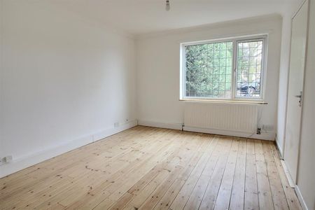 3 bedroom end of terrace house to rent - Photo 4